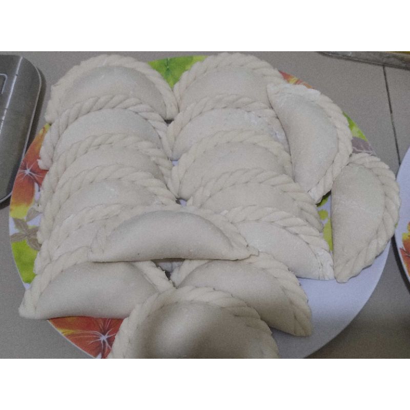 

Cireng isi ayam suwir pedas isi 5 pcs