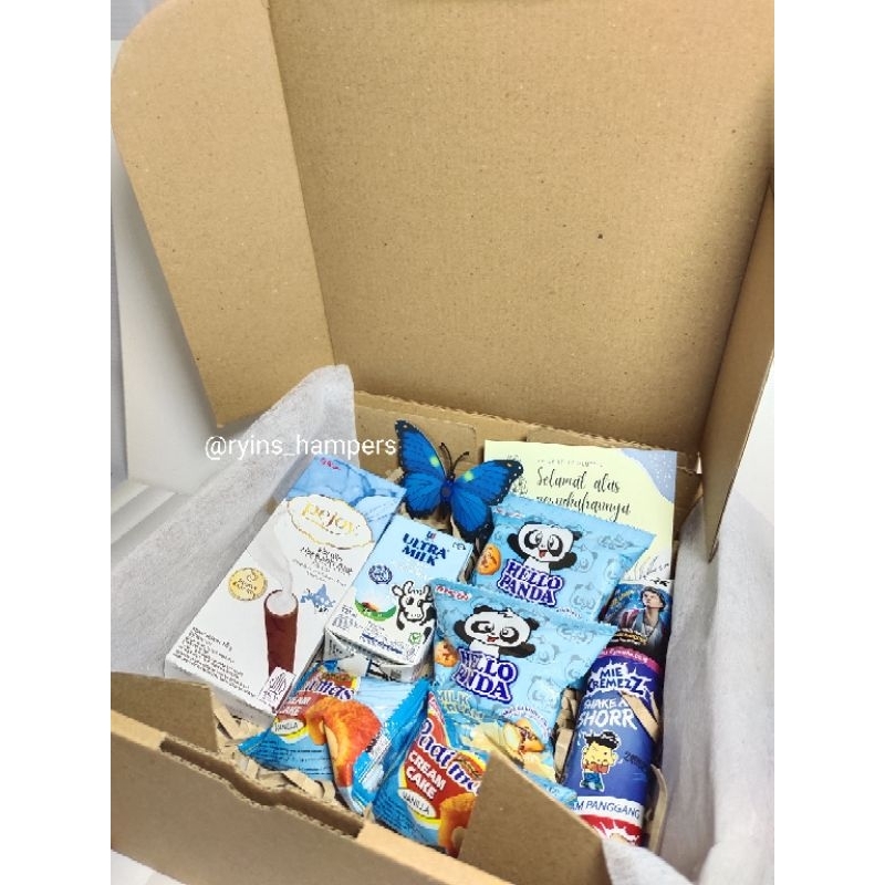 

Gift Hampers Box Murah Hadiah Wisuda, Ulang Tahun, Pernikahan, Pencapaian