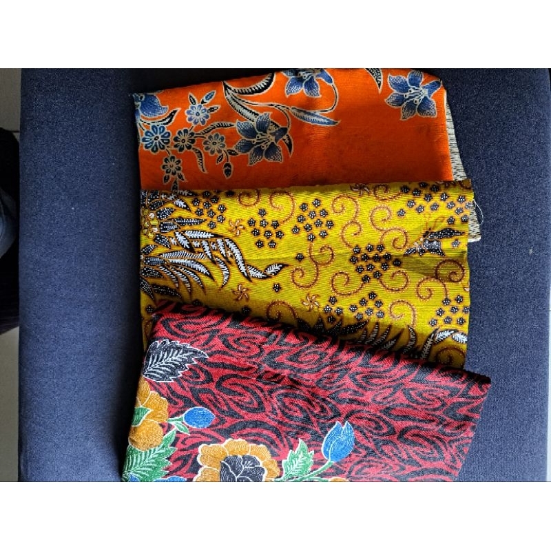 Kain sarung jarik