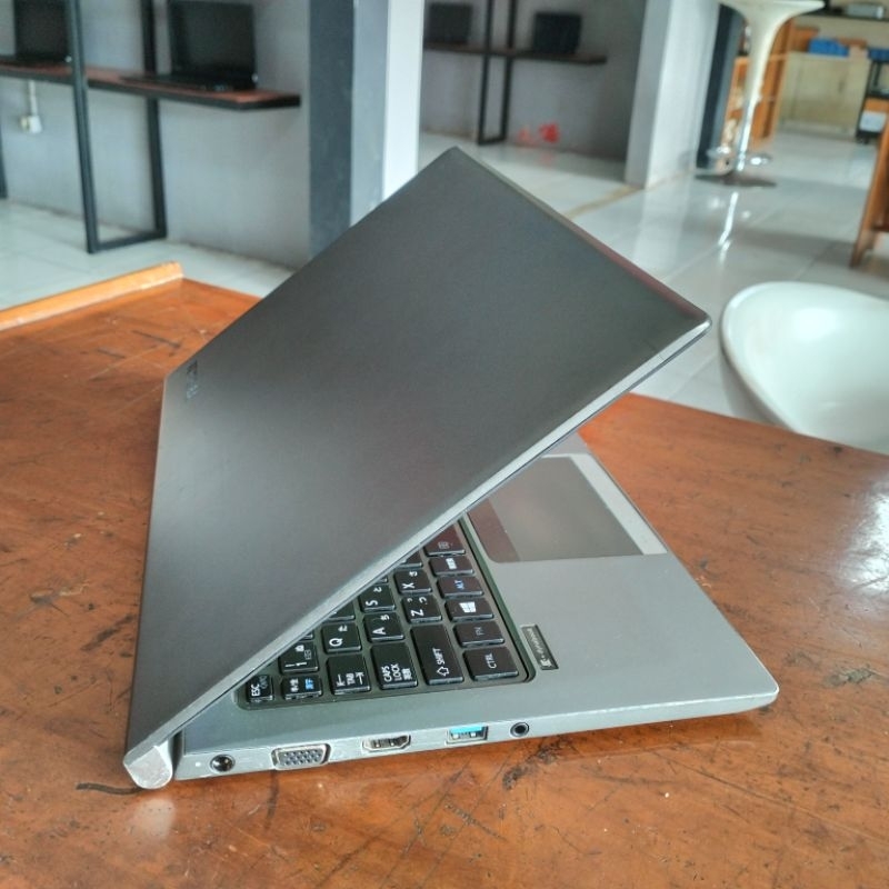 laptop second bergaransi Toshiba dynabook R63 core i5 gen8 ram 8gb SSD 256gb