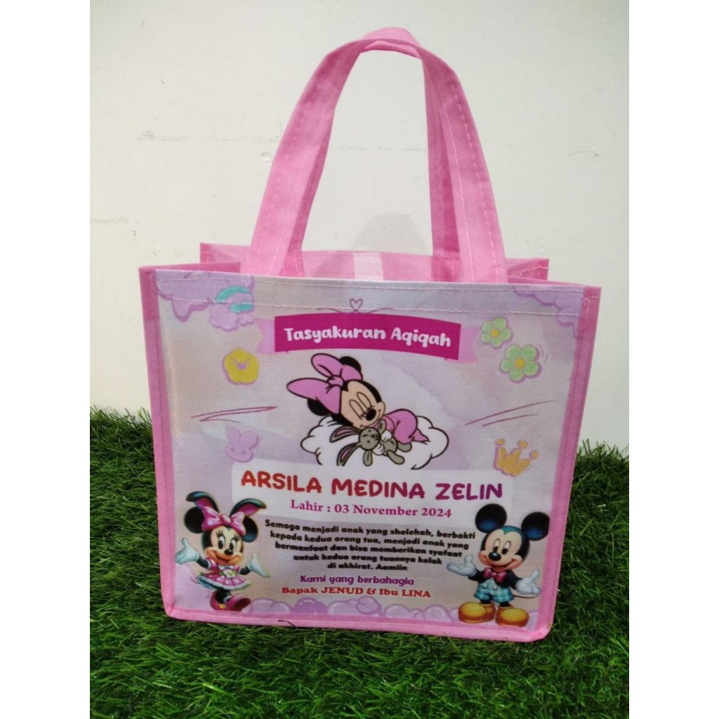 

Tas aqiqah/ tas tasyakuran/ tas souvenir/ goodie bag/ tas souvenir custom/ tas hajatan 23x18x22
