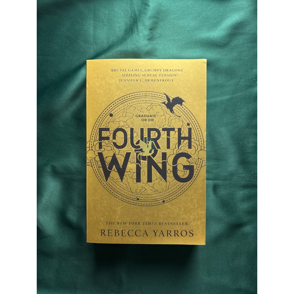 PRELOVED - Novel/Buku The Fourth Wing - Rebecca Yarros