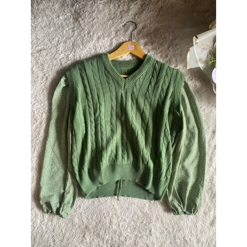 Oneset Blouse Atasan Vest Rajut Bunga Motif Vintage Brand HM