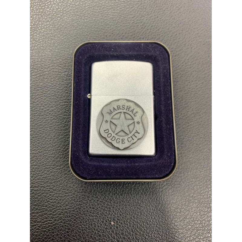 Zippo Original Marshal Dodge City (2002)