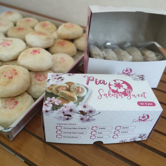 

Kue Pia Srikaya 1 box isi 5 pcs