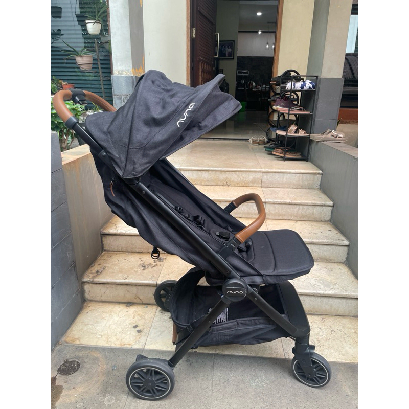 Nuna TRVL Stroller - Black (preloved)