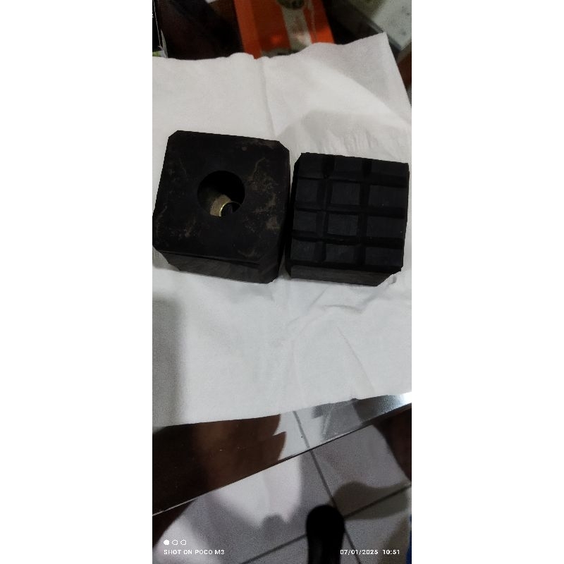 karet kruk kotak