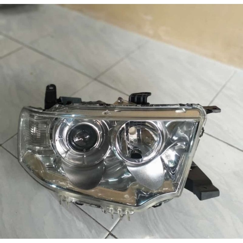 headlamp lampu depan pajero exceed 2012-2015 kanan