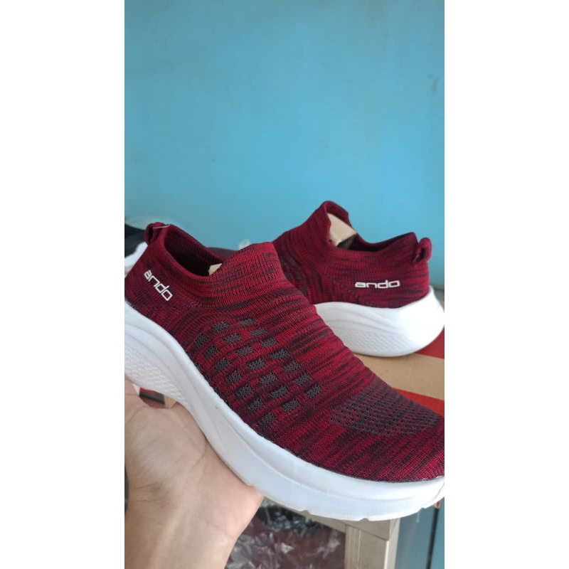 Sepatu Kasual Pria Ando Rajut dengan Model Trendy