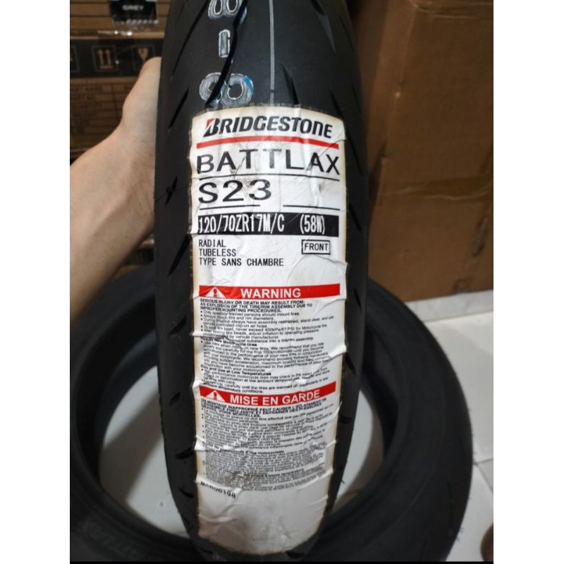 BAN LUAR BATTLAX BRIDGESTONE S22 UK 120/70-17