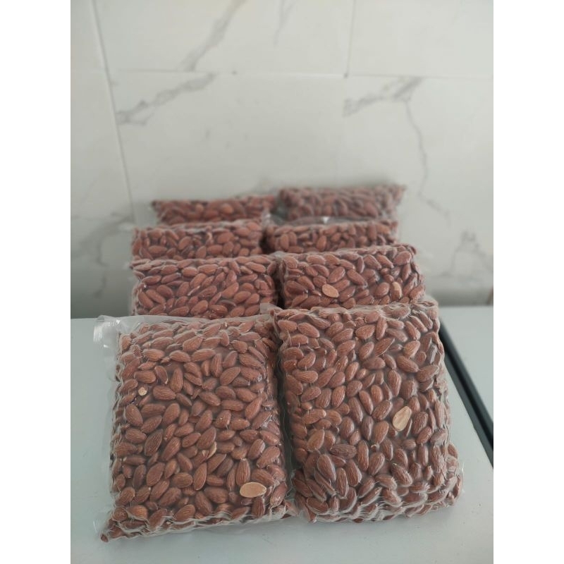 

Kacang Almond Kupas / Kacang Almond Kupas Panggang / Kacang Almond Vacum