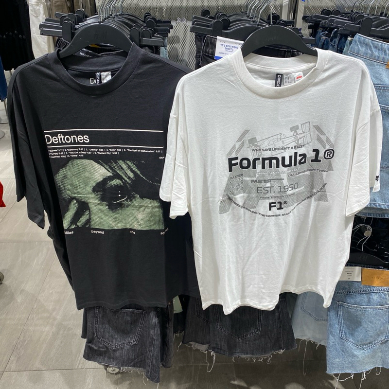 Oversize Kaos Formula 1 x H&M Original Store New Arrival