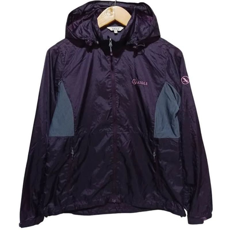 Jaket AIGLE running light weight hidden hoodie setara size M
