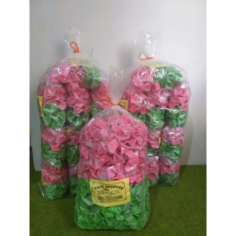 

Wajik Bandung Legit Manis WAJIK BANDUNG KHAS MAGELANG GROSIR/ECER
