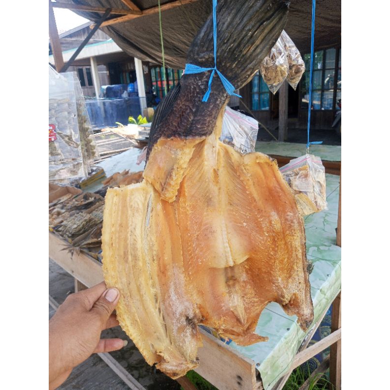 

ikan asin tauman super 1 kg