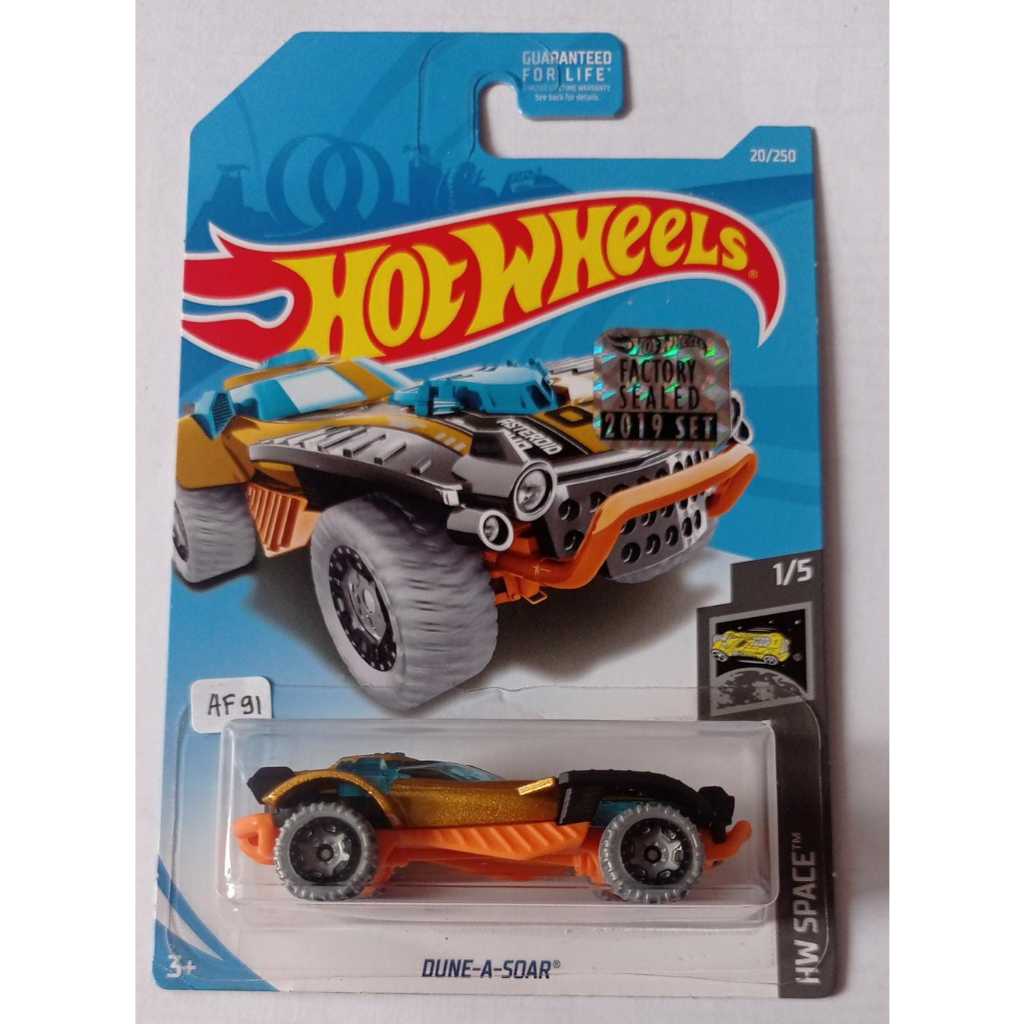 Hot Wheels - Dune-A-Soar Gold HW Space Factory Sealed