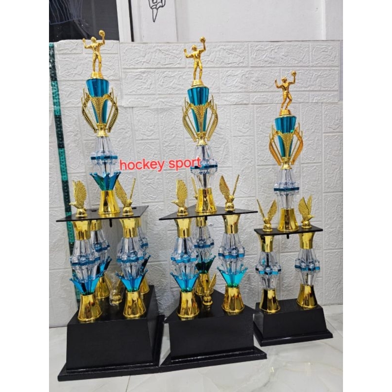 Trophy Piala Badminton / Sepak Bola / Tenis Meja / Musik / Burung / Karate / Musik / Sepeda / Atlet 