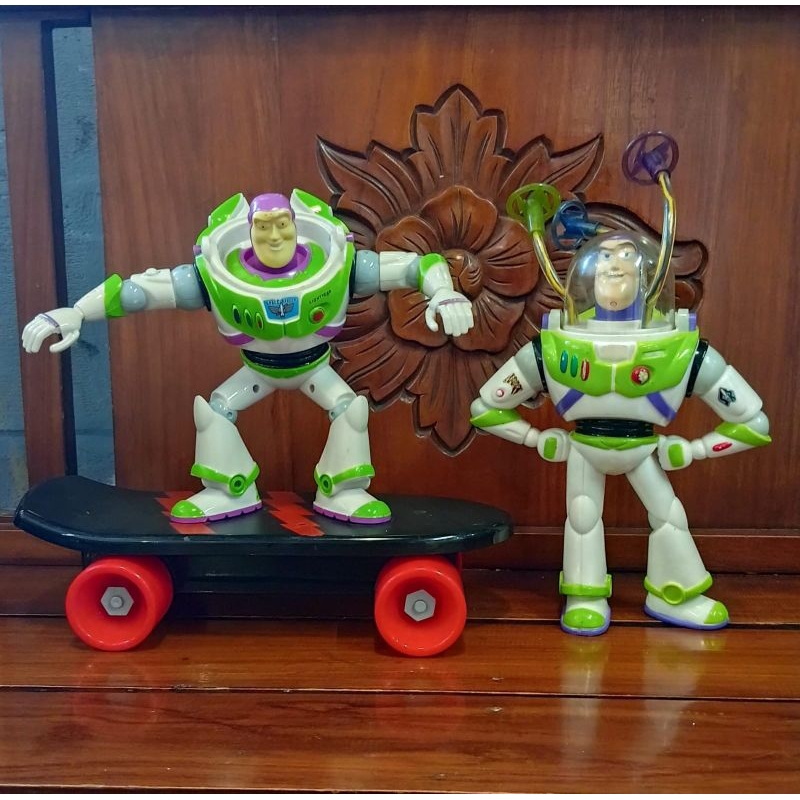 PRELOVED bundling figur buzz toy story