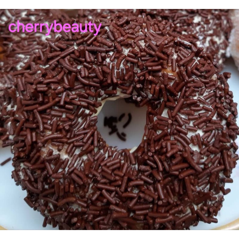 

Donut Kampung psr Jatinegara dijual per pax isi 10