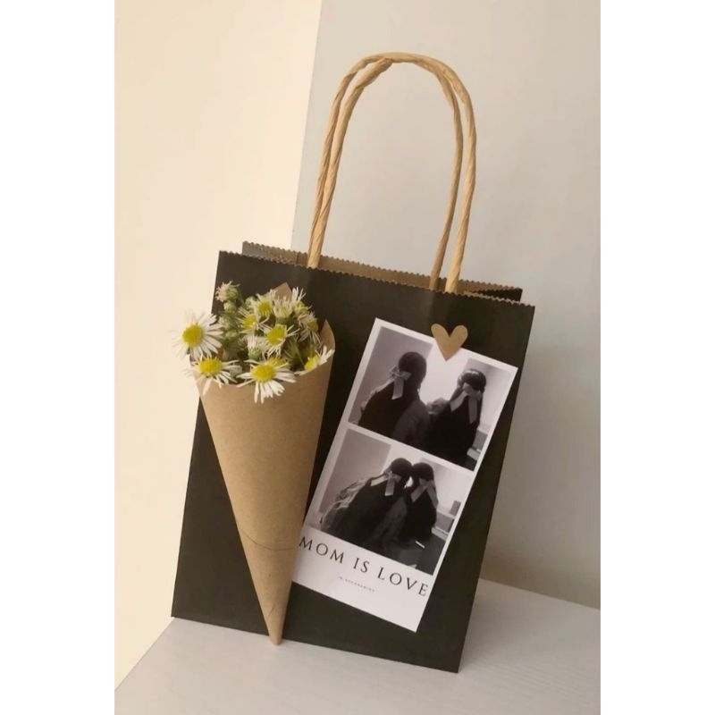 

Paper bag + buket kecil + custom foto & ucapan