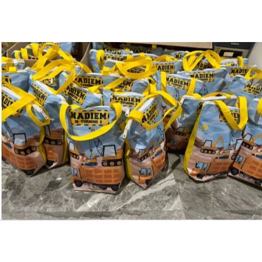 

Souvenir Ulang Tahun Tas Snack Ultah Anak Model Trapesium Terbaru Custom Gambar Costum Plus Foto Anak