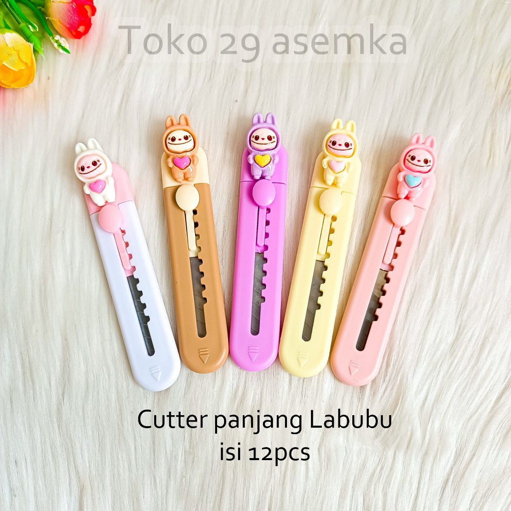 

12PCS-CUTTER PANJANG MINI LABUBU (9 CM) LISA BLACKPINK KNIFE SILET ALAT PEMOTONG KERTAS KATER LUCU