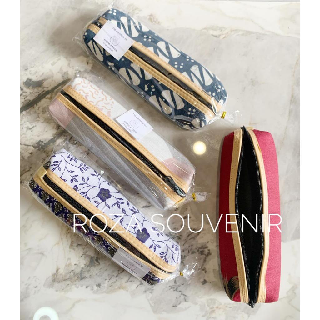 

Isi 50 Pcs Souvenir Tempat Pensil Sleting Batik Kemasan Plastik