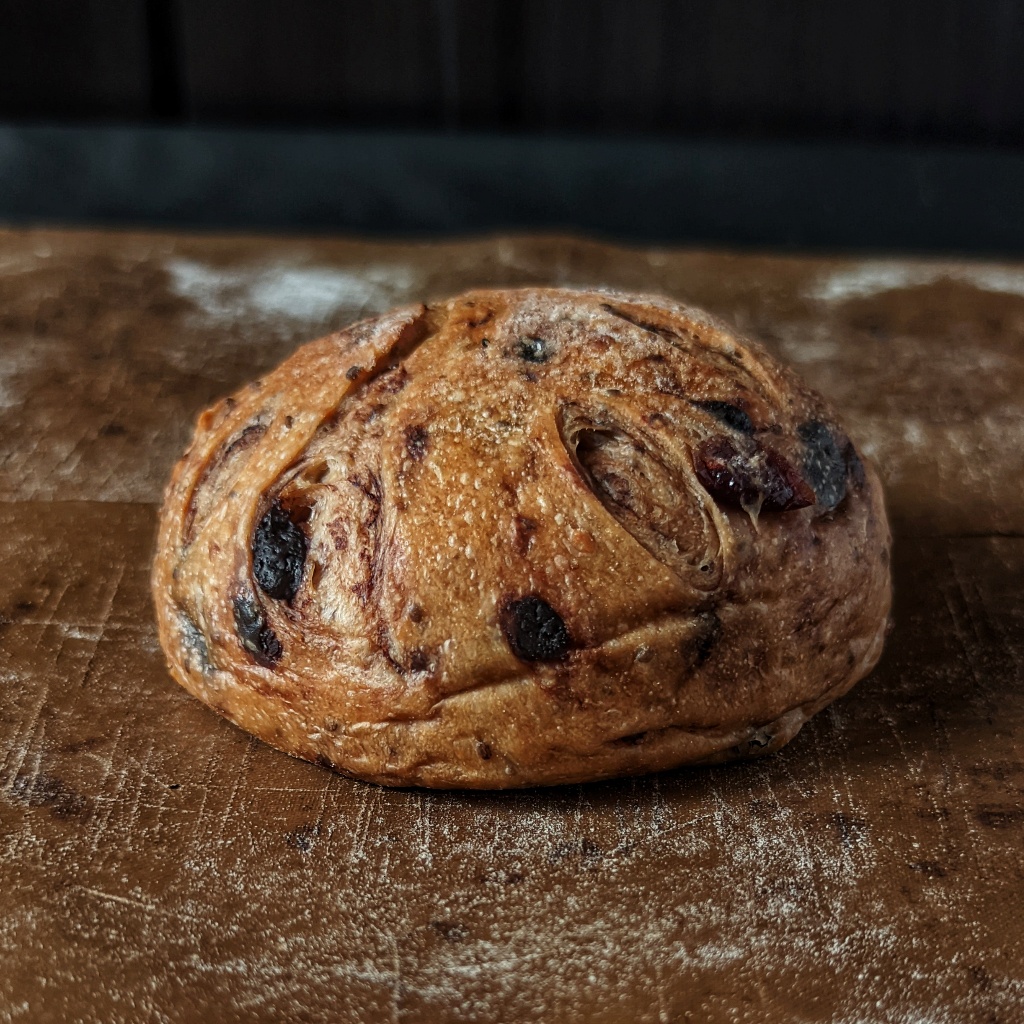 

Roti Soft Sourdough Chocoberry Cheese by teara bakes