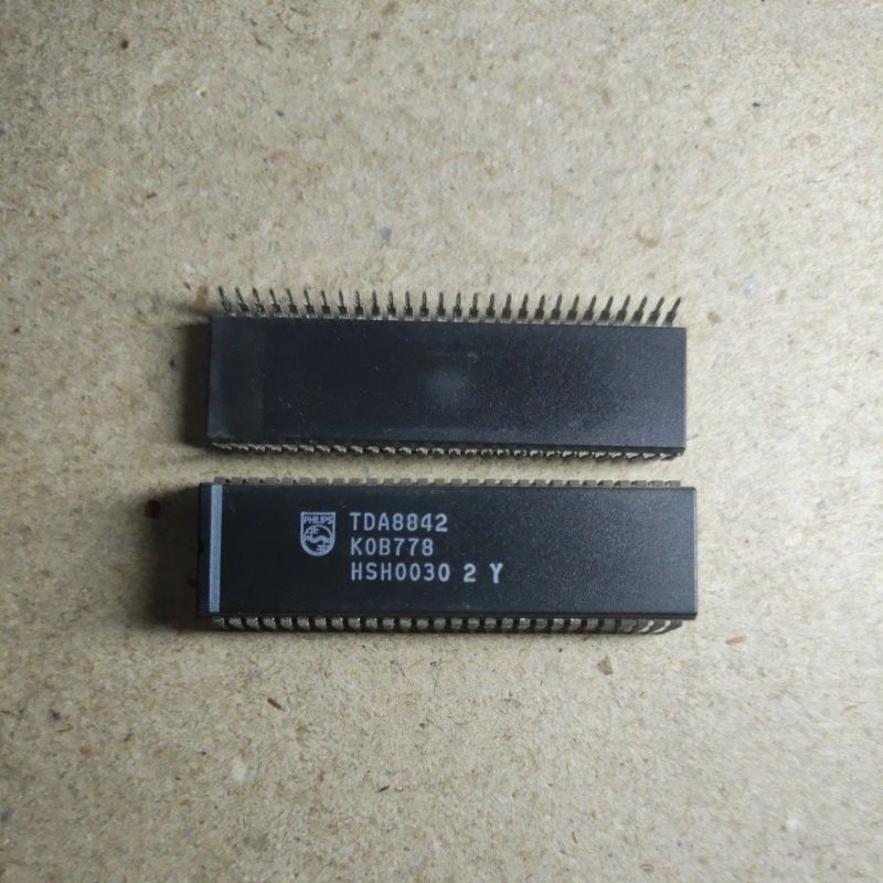IC TDA 8842