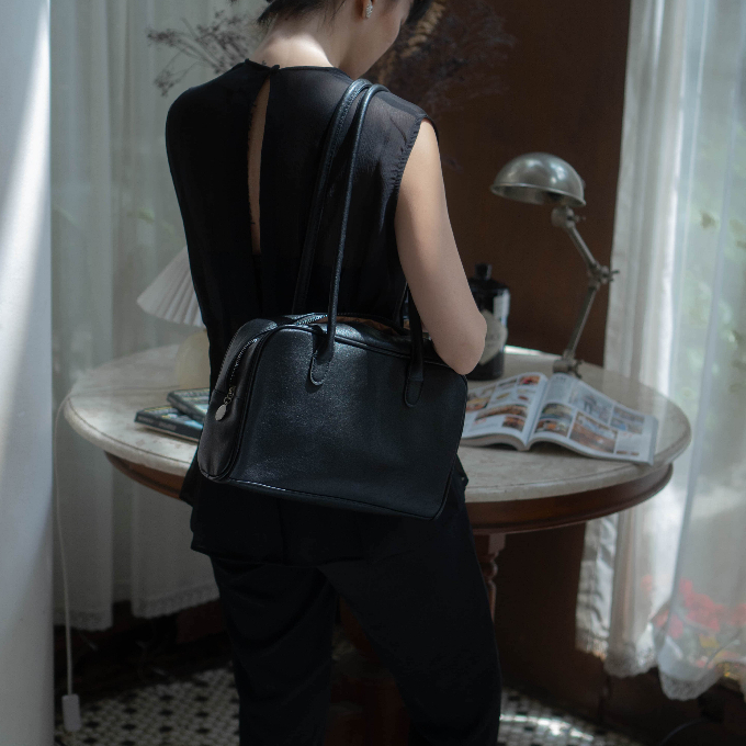 NAUI STUDIO - Rene Classic Baguette Bag