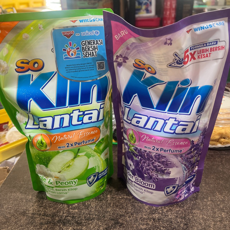 Soklin Lantai Cair Refill