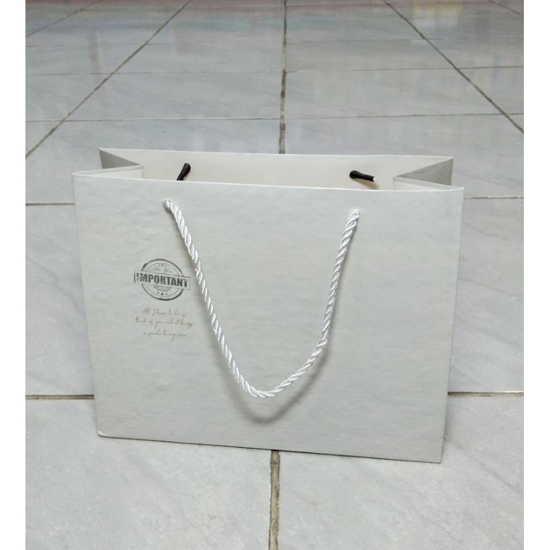 

PAPER BAG FANCY / TAS KADO ULANG TAHUN