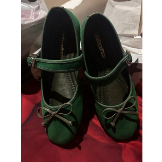Preloved - Bellasimo Sepatu Mary Jane Flat Shoes Hijau Botol