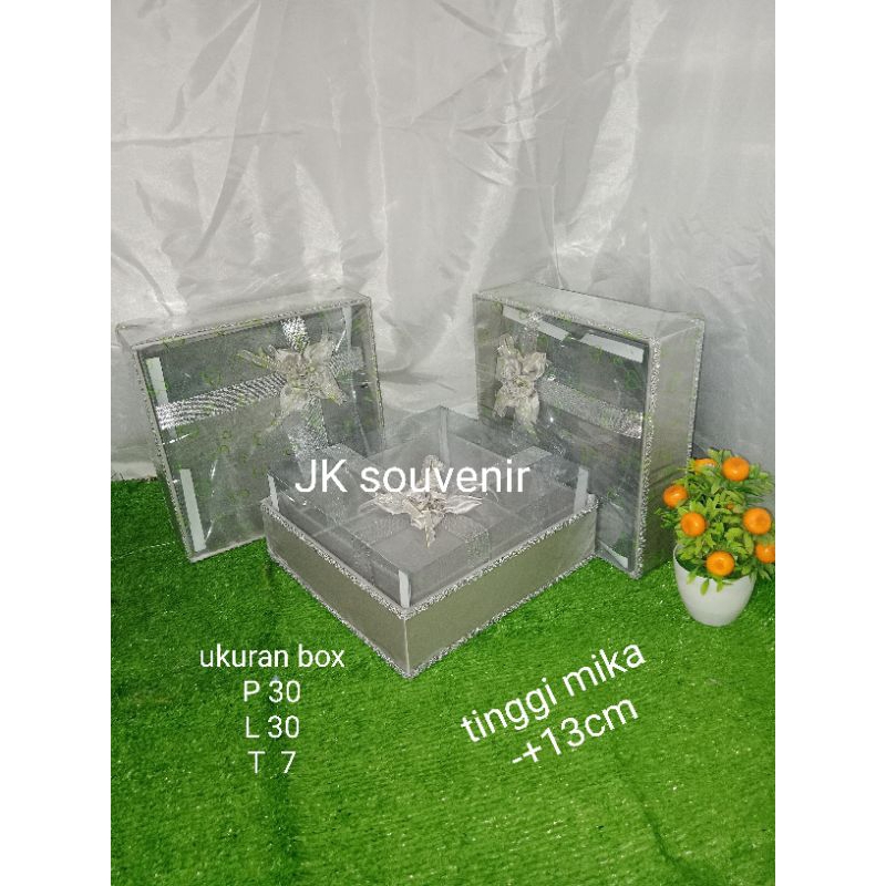 

kotak hantaran seserahan satuan tempat kue/tempat kado warna silver