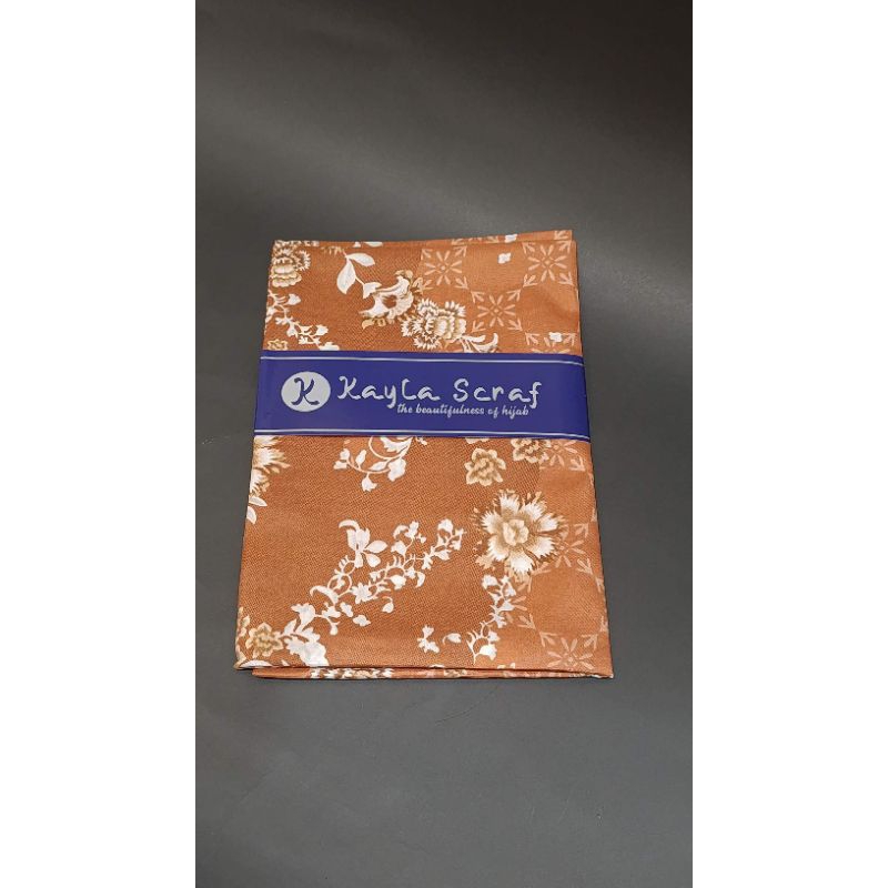 Hijab segi4 motif by Kayla Scraf voal
