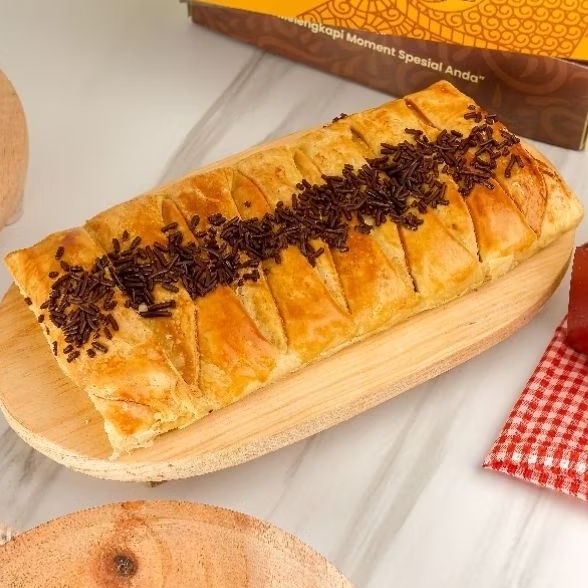 

Strudel Premium Murah dan Enak rasa Banana, Ubi Ungu Bligo, Coklat, Keju Khas Solo Karanganyar