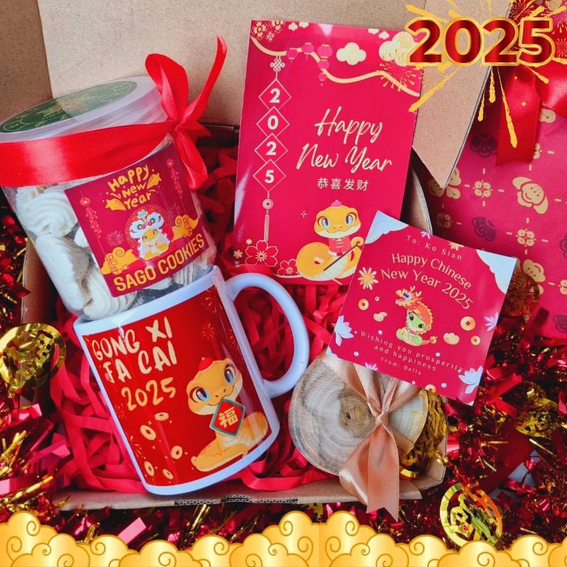 

Hampers Imlek Kue Kering / Cookies Imlek Shio Ular / Hadiah Sincia Tahun Baru ( YENYEN )