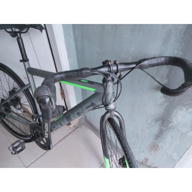 sepeda roadbike element police Toronto St grey