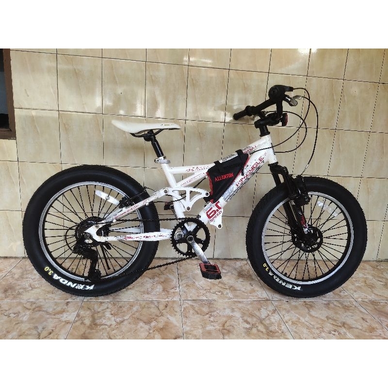 MTB Wimcycle Fatbike Ukuran 20x3.0 ( Kondisi Second - Baik )
