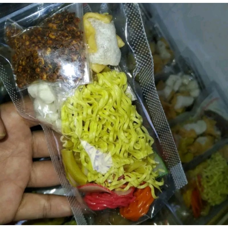 

Seblak Instan Komplit Extra Pedas Gurih Enak Plus Baso Aci Khas ONAH Dari Garut Lezat