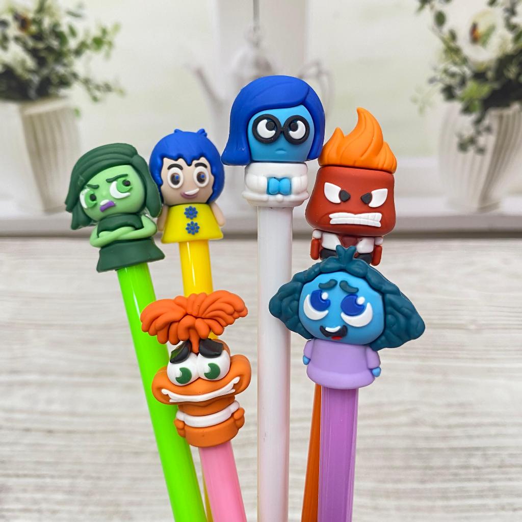 

Pulpen gel Inside Out Super Cute Lucu Favorit Anak Ready 6 Variant Warna Tinta Hitam / Pen Gel Karakter Inside Out Special Edition Imut Unik Stationary Alat Tulis Fancy Kekinian Best Quality Bisa Grosir dan COD Harga Termurah