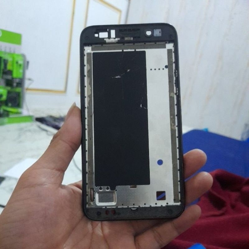 TATAKAN LCD HUAWEI Y3 2017 CRO L22