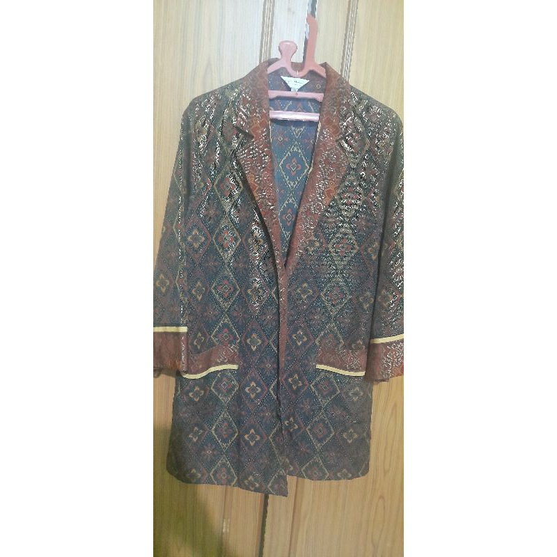 Outer Atasan Wanita Brand Lyne Halim Sale Murah