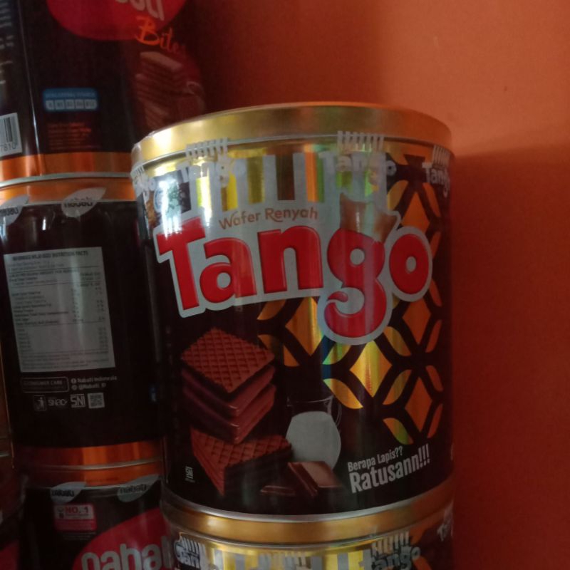 

TANGO WAFER CHOCOLATE KALENG 240g