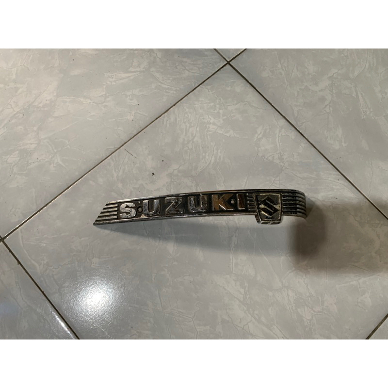 Suzuki Family FR80 Emblem Tangki Family