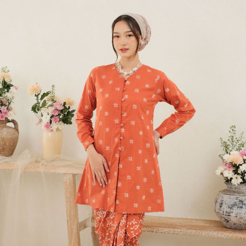 Kebaya Kurung Malaysia Zaheera Lengan Panjang by Khalisa Batik - Teracotta