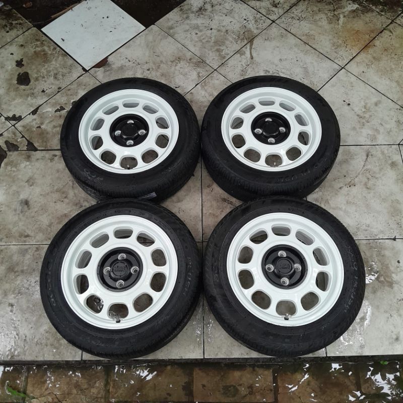 Velg Mobil HSR Wheel Ring 15 Pcd 4x100/114.3 Ban 185 70 R14 Tahun 2024