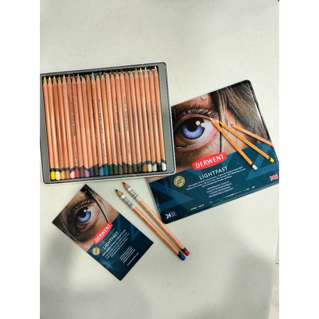 

Gramedia Tunjungan : Derwent Lightfast 24 Pencil Color Metal Tin Set