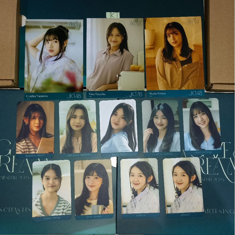 PHOTOCARD/PHOTOPACK KALENDER 2025 JKT48 A GAZE OF DREAM PC/PP