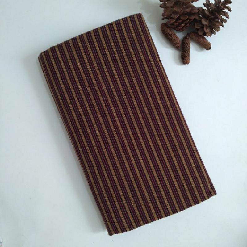 Kain Lurik Coklat / Kain Tenun Lurik Jogja / Lurik Coklat Merah Klasik